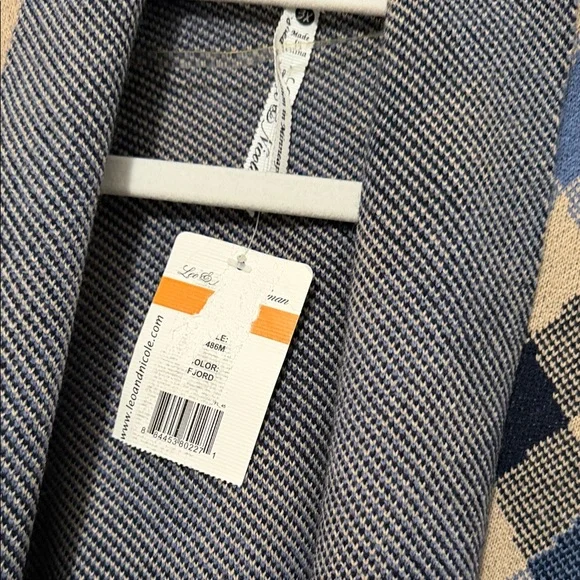 Leo & Nicole Blue and Tan Plaid Cape - Picture 3 of 3